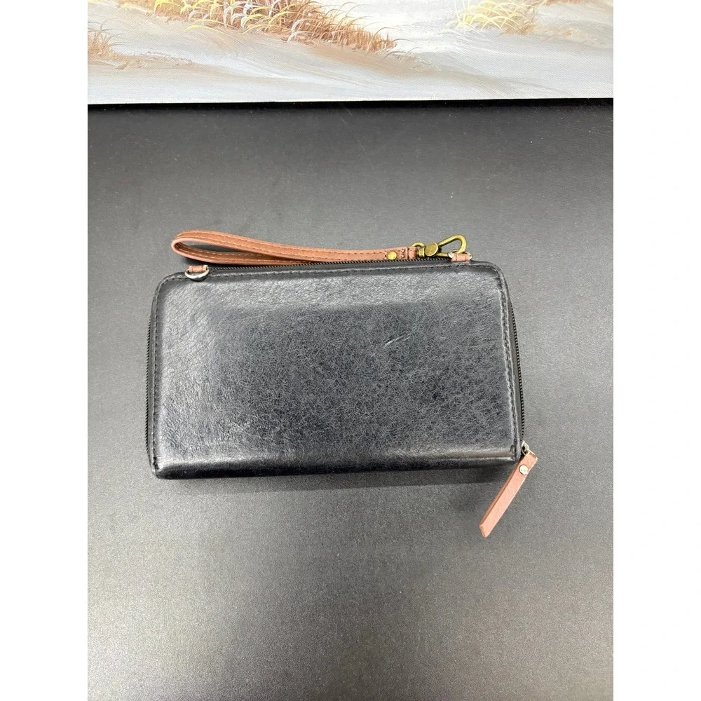 The Sak Iris Leather Wristlet Wallet Black Brown Zip Around Clutch